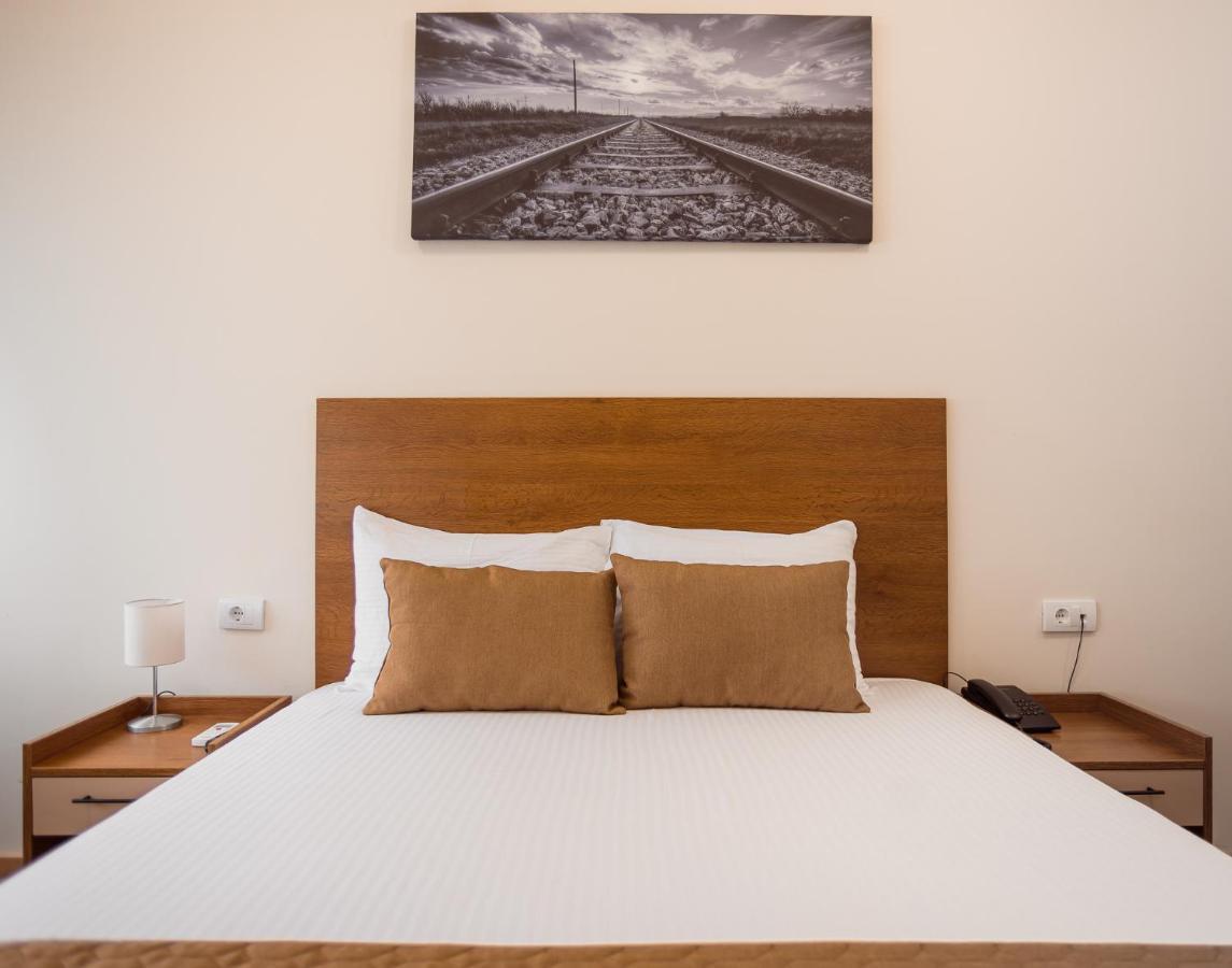 Sajam Garni Hotel Λέσκοβατς Εξωτερικό φωτογραφία